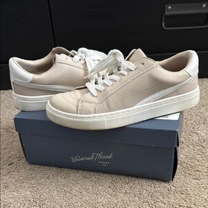 Universal Thread Women's Tan Sneakers